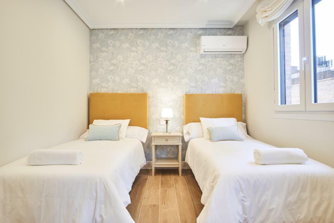 Arjona Riverside Central Deluxe By Valcambre เซบีญา ภายนอก รูปภาพ
