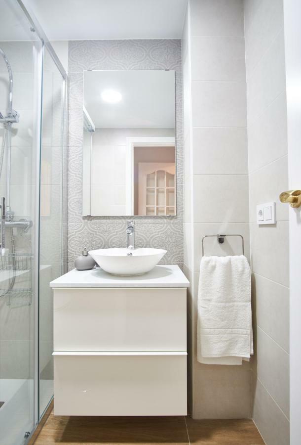 Arjona Riverside Central Deluxe By Valcambre เซบีญา ภายนอก รูปภาพ